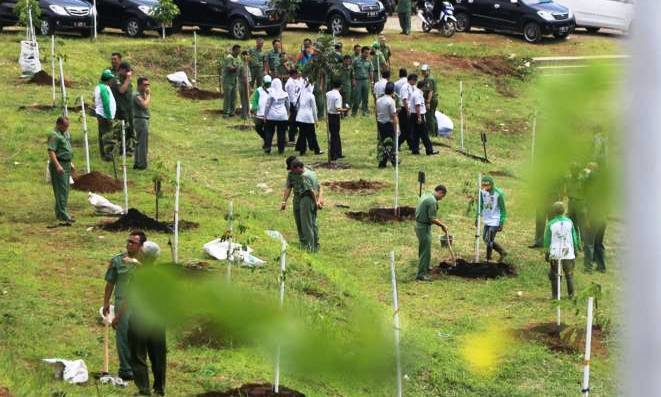 PNS Dilarang Terlambat! Ramadan Jadi Alasan Telat Penanaman Pohon di Kawasan Pemda KBB