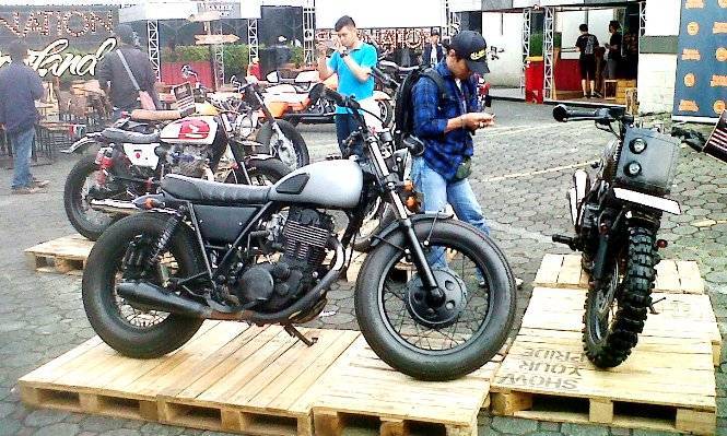 Motor Lawas ’Disulap’ Menjadi Motor Bergaya Anak Muda Suryanation Motorland 2016 -