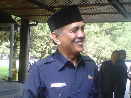 Pendidikan Perkokoh Fondasi Pembangunan Yayat-Soemitra