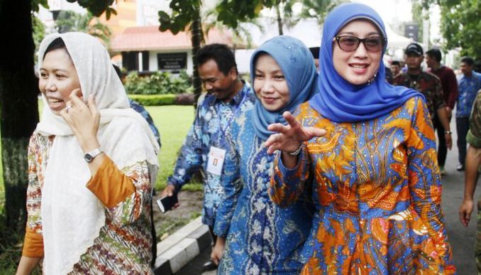 desy ratnasari