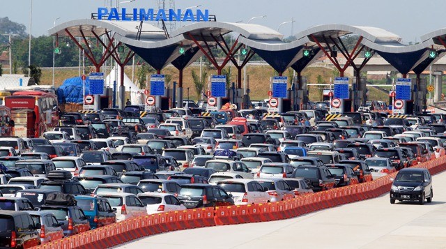 Libur Panjang, Operator Tol Panen