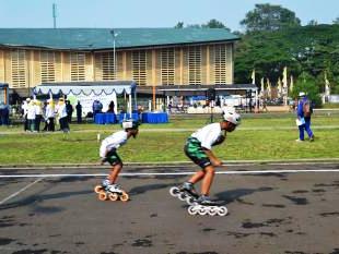 Siapkan Tribun Penonton di Lintasan Sepatu Roda Siapkan Tribun Penonton di Lintasan Sepatu Roda