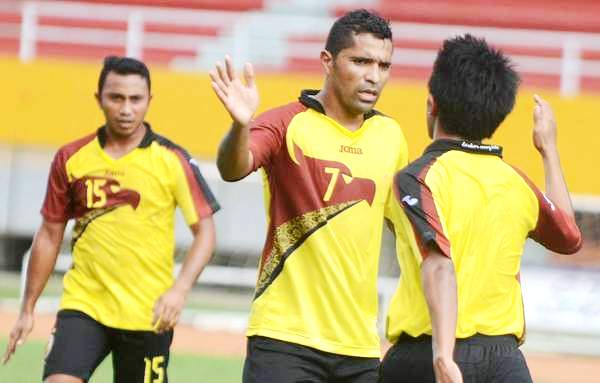 Sriwijaya FC Salahkan Kondisi Lapangan sriwijaya FC