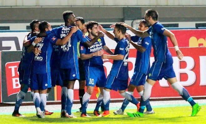 Persib vs Mitra Kukar