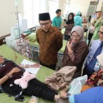 Ridwan Kamil Jenguk Pasien Rumah Sakit