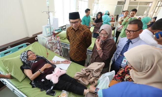 Ridwan Kamil Jenguk Pasien Rumah Sakit Ridwan Kamil Jenguk Pasien Rumah Sakit