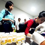 Tes Urine Awak kabin Pesawat