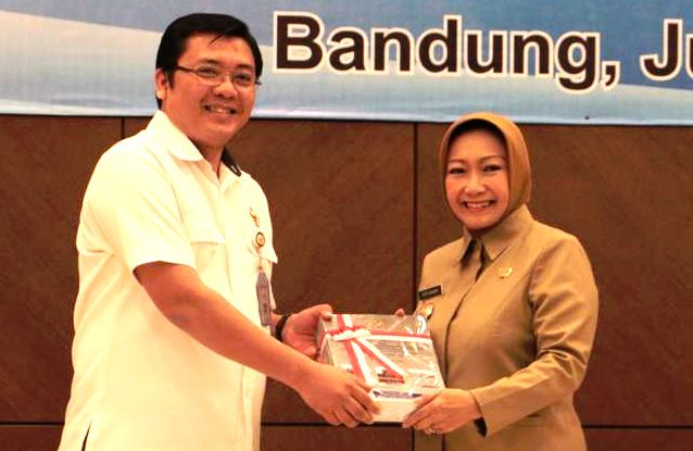 Berinovasi, Berkesinambungan, dan Akuntabel Membangun Kota Berinovasi, Berkesinambungan, dan Akuntabel Membangun Kota