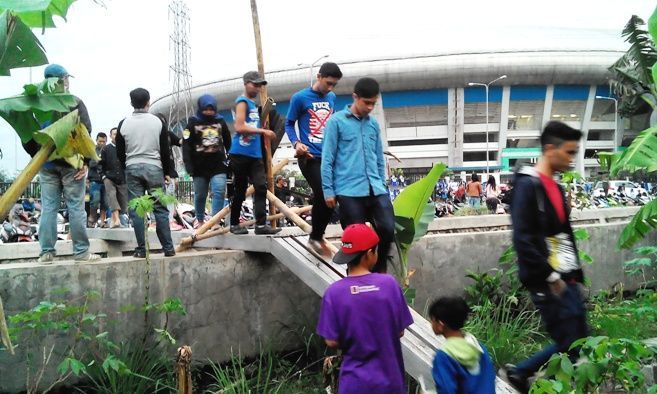 Emil Minta Persib Rawat Stadion bobotoh-GBLA