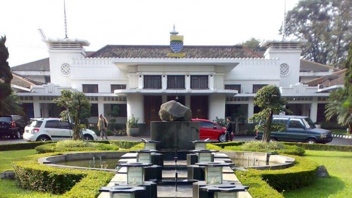 Bandung Tanpa Wali Kota (Lagi) Bandung Tanpa Wali Kota (Lagi)