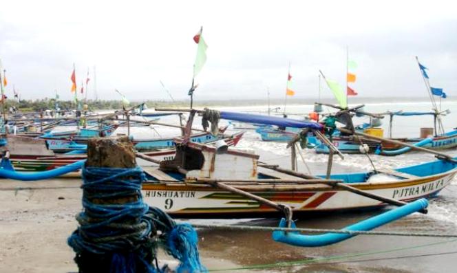 perahu - pelabuhan ratu