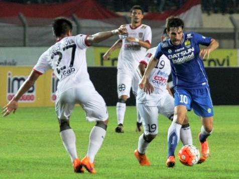Robertino Pugliara Gelandang Serang Persib