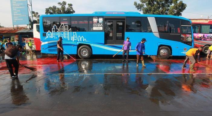Bebersih Terminal Cicaheum
