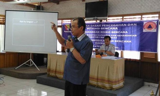 Puluhan Perangkat Desa Dilatih Mitigasi Bencana Puluhan Perangkat Desa Dilatih Mitigasi Bencana