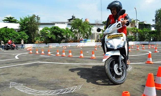 Polrestabes Liburkan Layanan SIM selama Seminggu