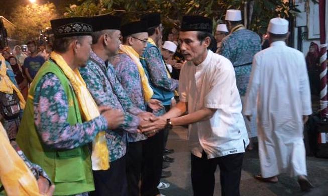 C__ 444 Calon Haji Diberangkatkan -