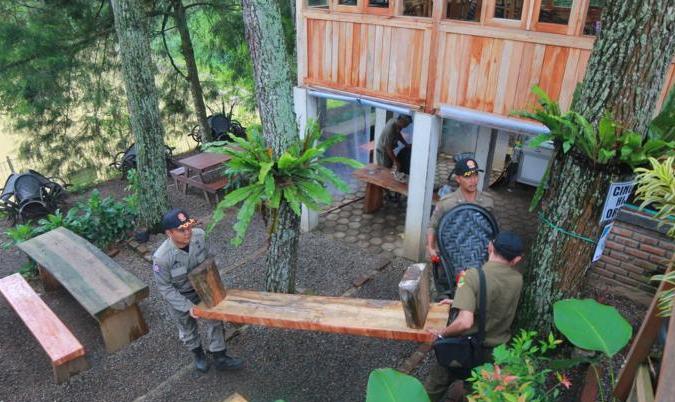 38 Bangunan Liar Dibongkar