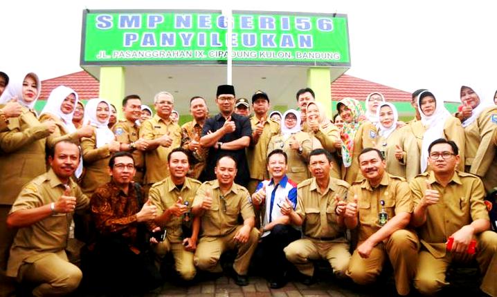 Emil Resmikan SMPN 56 Bandung Peresmian SMPN 56 Bandung