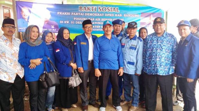 Partai Demokrat Gelar Bakti Sosial di Rancatungku Partai Demokrat Gelar Bakti Sosial di Rancatungku