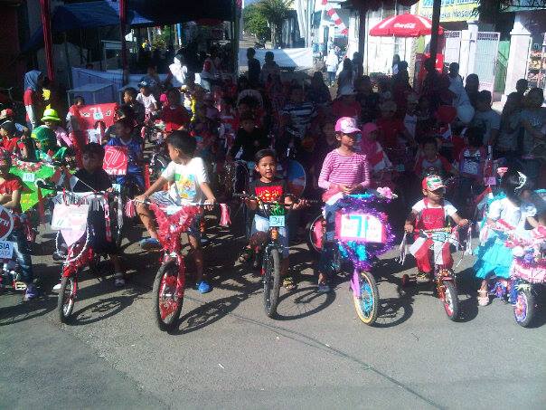 Komar dan Wayang Golek Bius Penonton