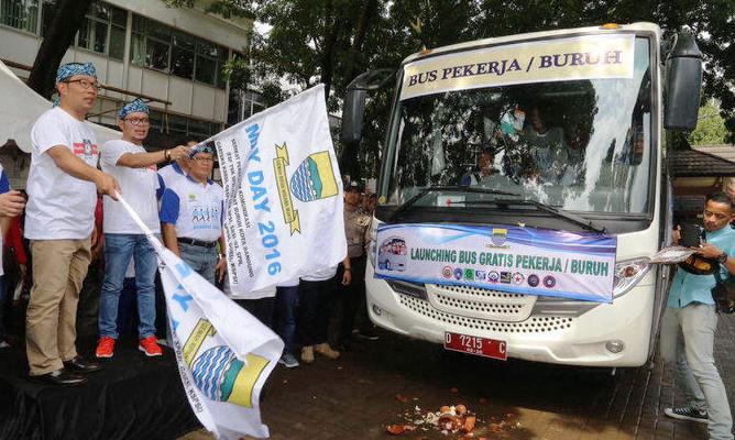 DAMRI Evaluasi Bus Gratis Pekerja
