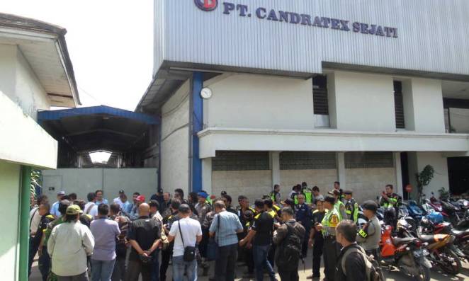 6 Pabrik Buang Limbah ke Sungai