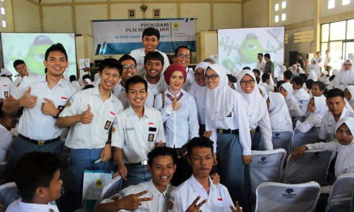 PLN Resmikan Reading Center di Tasikmalaya reading center