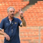 Beda Strategi, Riedl Akan Tambah Pemain Naturalisasi