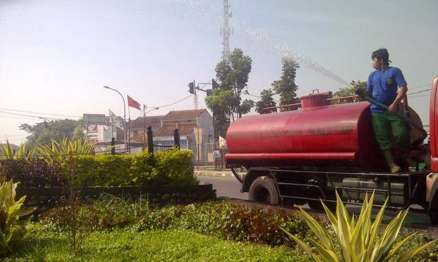 Siram Tanaman dan Pohon Dua hari Sekali Agar Kabupaten Bandung Tetap Hijau