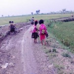 Puluhan Tahun Jalan Kampung Muara Cikopo Rusak Parah