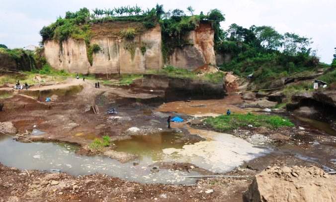 Longsor di Galian Pasir