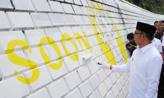 Awali dengan Pengecetan Mural Jalan