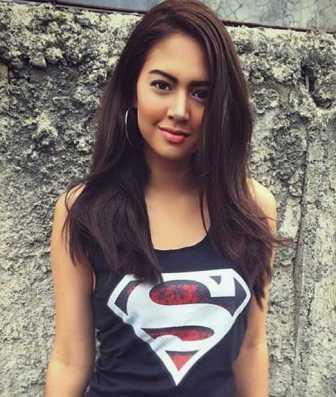 Aurelie Moeremans Dilema Pipi Chubby