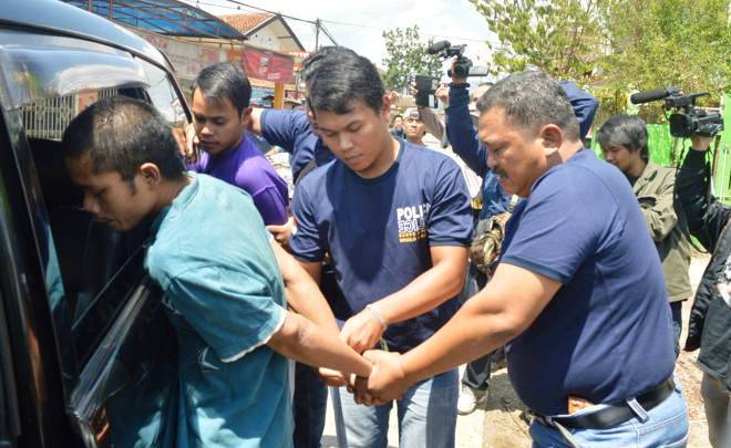 Polisi Bekuk Dua Pencuri Sepeda MotorPolisi Bekuk Dua Pencuri Sepeda Motor curanmor