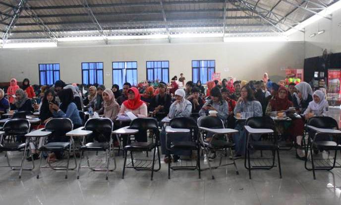 Larang Kenaikan Uang Kuliah