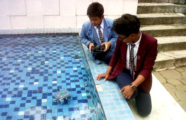 Juara 2 Dunia, Dua Pelajar Ciptakan Underwater Robot Juara 2 Dunia, Dua Pelajar Ciptakan Underwater Robot