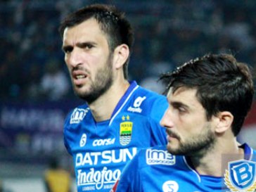 Dua Pemain Asing Persib Tak Terkendala Kitas