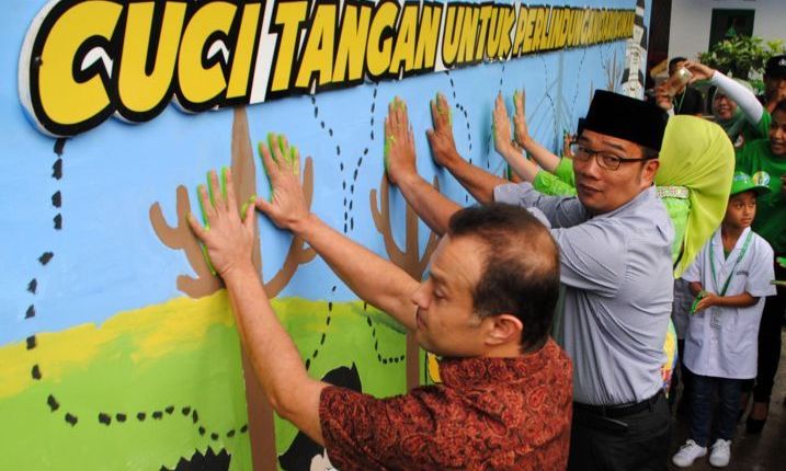 Emil Ajak Siswa Rajin Cuci Tangan