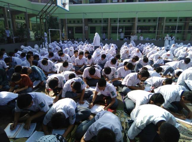 Siswa Ketagihan Menulis, Salah Satu Cara Mencintai Alquran Siswa Ketagihan Menulis, Salah Satu Cara Mencintai Alquran