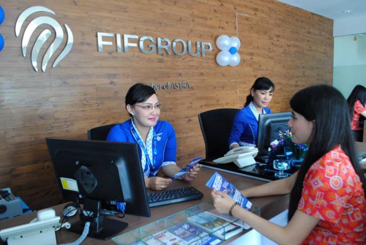 Salurkan Kredit Rp 3 Triliun Salurkan Kredit Rp 3 Triliun