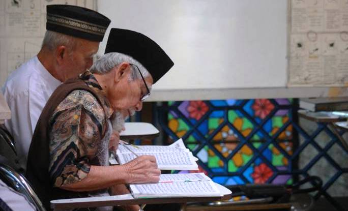 lansia-belajar-mengaji