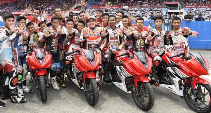 Sang Juara dunia MotoGP 2016 Turunkan Ilmu Langsung di Trek marc-marquez-ahrt