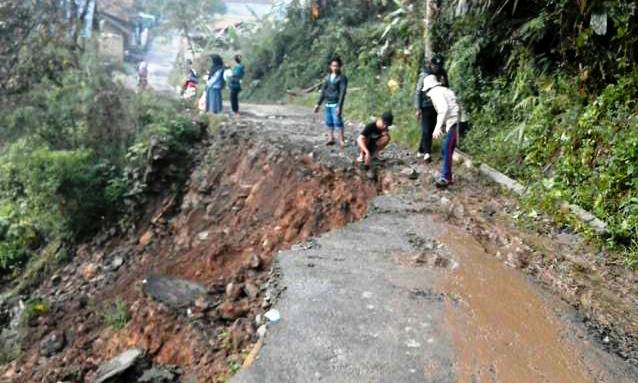 Jalan Penghubung Tiga Desa Amblas Jalan Penghubung Tiga Desa Amblas
