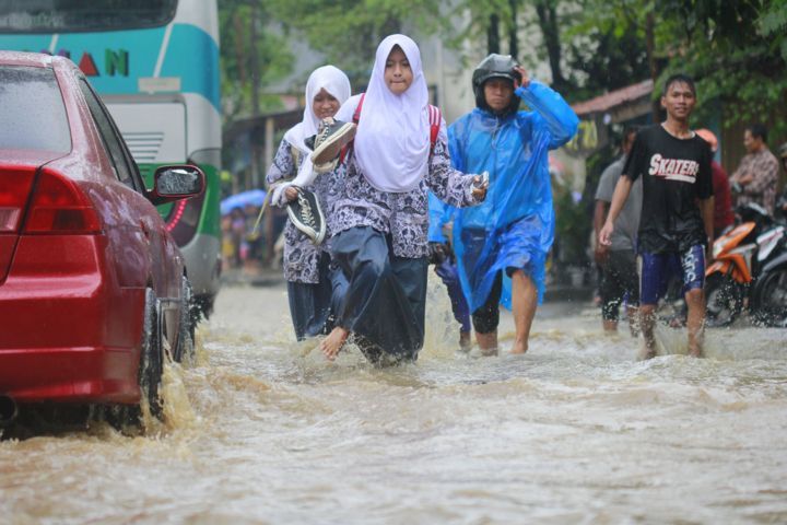 Banjir Masih Sergap Kota, Kemacetan Parah di Jalan Soekarno Hatta banjir-gedebage