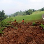Material Longsor Sumbat Arus Sungai, Warga Khawatir Banjir Garut Terjadi