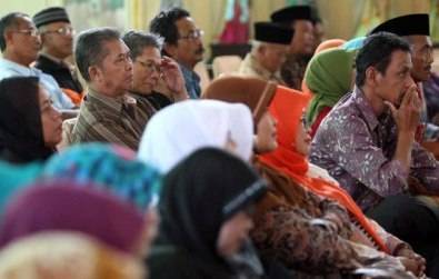 Uang “Kadeudeuh” PNS Purna Bakti Jadi Rp 5 Juta per Orang Uang “Kadeudeuh” PNS Purna Bakti Jadi Rp 5 Juta per Orang