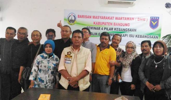 Kesbangpol Gelar Seminar 4 Pilar Kebangsaan Kesbangpol Gelar Seminar 4 Pilar Kebangsaan
