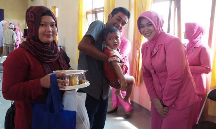 Puluhan Anak Dikhitanan Massal Dalam HUT 64 Bhayangkari