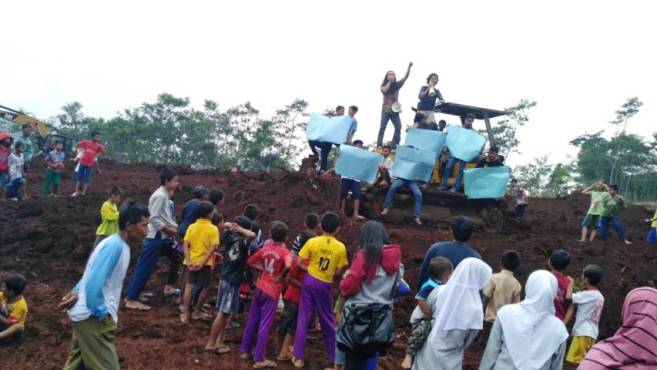 Aksi Jotos Hampir Terjadi, Pengembang Belum Menempuh Izin Pembangunan demo-warga