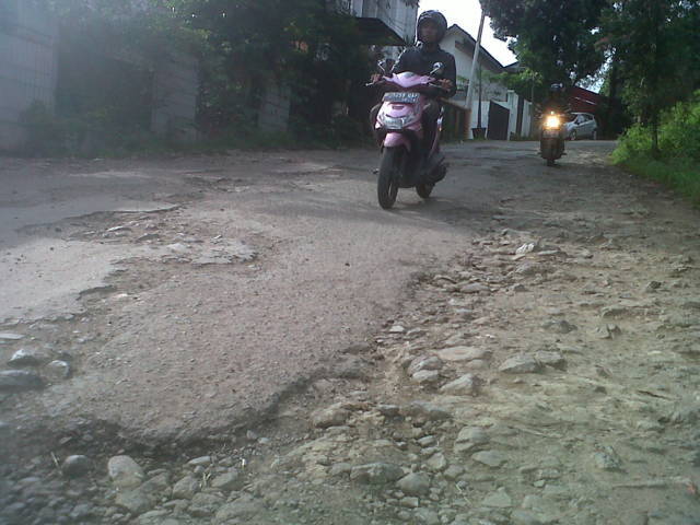 jalan-rusak
